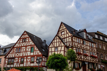 Fototapeta na wymiar Romantic half-timbered houses on the Moselle (Germany) 