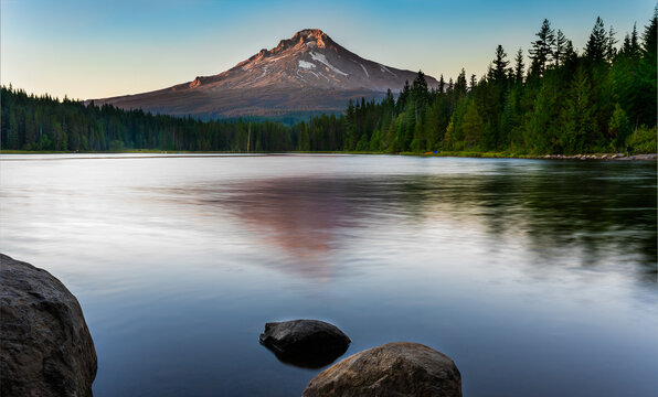 beautiful lake and mountain with blue sky in Oregon