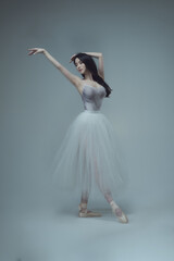 Naklejka premium 포즈,여성, 女, 드레스, 미, 자세, 체형, 춤,댄스, 춤사위,동작, 신부, 유행, beautiful, 인물사진, 사람, 글래머, 포즈, 우아한 , 여자, women, girl, 아가씨, 긴머리, 여성, 섹시, 프로필, 흰피부, 무용, 발레리나, 무용수, 필라테스, 요가, 무표정, 소녀,발레