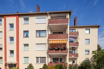 Fototapeta premium Monotones modernes Wohnhaus, Mehrfamilienhaus, Neustadt, Bremen, Deutschland