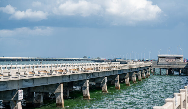 Photo of the Skyway Fishing Pier Terra Ceia Aquatic Preserve Florida USA