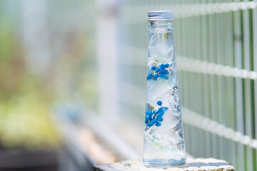 ペッパーベリーとアジサイの爽やかハーバリウム