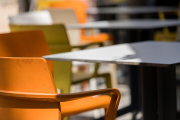 テストランの屋外のテーブルと椅子