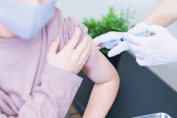 ワクチン接種　予防接種　注射　メディカル　【ウィズコロナのニューノーマル】