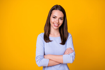 Obraz premium Photo of content lovely girl cross hands enjoy decide work decision wear good look shirt isolated over vivid color background