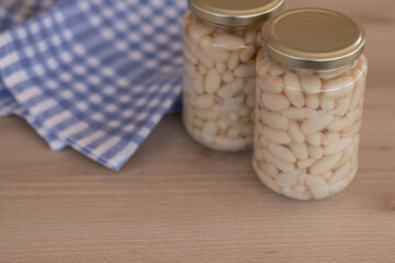 Alubias en un tarro de cristal