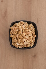 cacahuetes en un recipiente