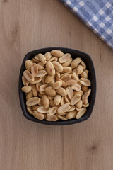 cacahuetes en un recipiente