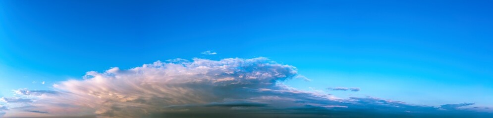 Obraz premium Fantastic clouds at sunrise