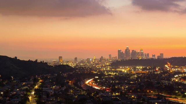  Time lapse of twilight sky over downtown skyline in Los Angeles, California