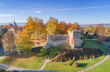 Nowy Sącz,  Ruiny zamku w jesiennych kolorach - obrazy, fototapety, plakaty