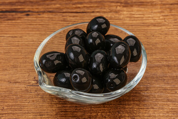 Black olives in the bowl