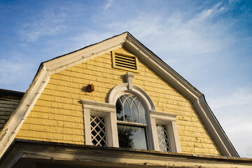 Obraz premium Yellow Building 