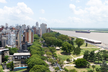 La ville de Rosario et le fleuve Paraná en Argentine