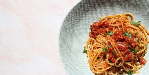 spaghetti with tomato sauce