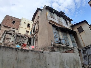 Street building