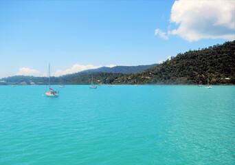 sailing in the whitsundays queensland australia