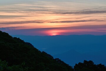 Fototapeta premium 伊吹山から見た夏の日没直後の夕焼け情景＠滋賀