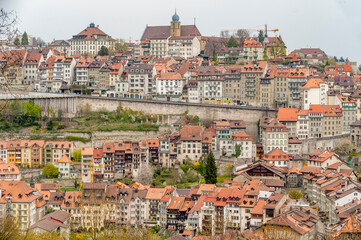Fototapeta na wymiar Die Altstadt von Fryburg in der Schweiz