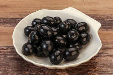 Black olives in the bowl