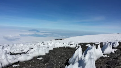 Photo sur Plexiglas Kilimandjaro Glaciers at the top of Mt Kilimanjaro
