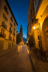 Fototapeta na wymiar calle portales logroño La Rioja amanecer