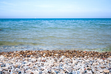 Fototapeta na wymiar Spiaggia di pietre in Abruzzo 
