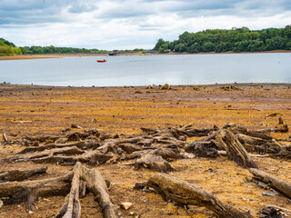 The 184-acre Ardingly Reservoir in West Sussex is also a nature reserve and watersport activity centre for wind surfing, canoeing, powerboating, rowing and sailing. 
