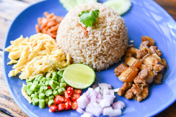 Rice Seasoned with Shrimp Paste Recipe - Rice Mixed with Shrimp paste Thai food