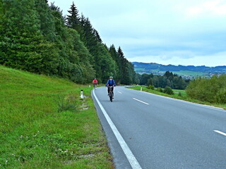 Austrian Alps-view on the cyclist to on the weg Thalgau-Faistenau