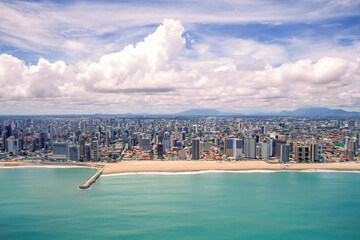 Vista aérea do centro da cidade de Fortaleza - Praia de Iracema.