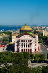 Teatro Amazonas - Rio Negro ao fundo.