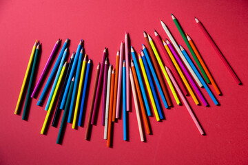 crayons de couleur en vrac