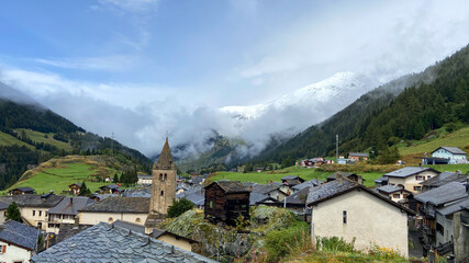 Fototapeta na wymiar In der Schweiz bem grossen Sankt Bernhard