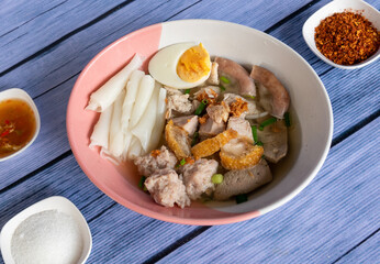 Thai Food Mixes of Rice Dishes and Noodles 