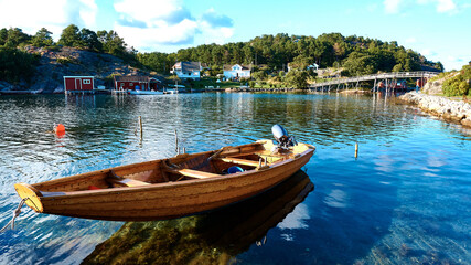 Fototapeta na wymiar Norwegen Boot zum angeln im Fjord 