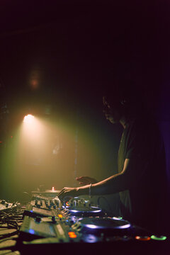 DJ