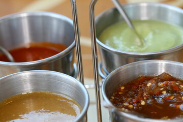 Tacos al pastor, salsas y comida mexicana