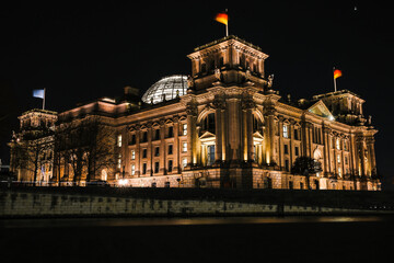 Fototapeta na wymiar Landscape view of the Reichstag at night