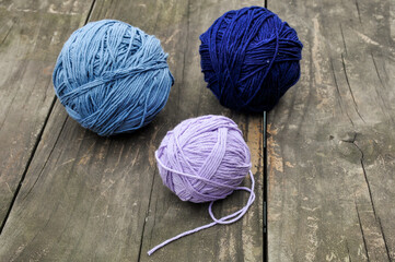 blue tone yarn
