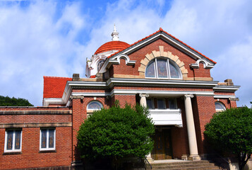 Entrance to the Clarendon United Methodist Church