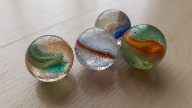 Canicas en el piso 4
