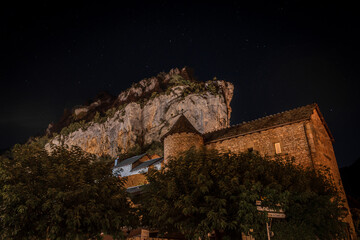 Castillo de noche iluminado