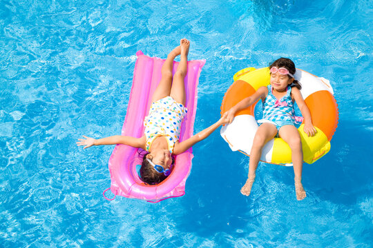 浮き輪 Images Browse 4 528 Stock Photos Vectors And Video Adobe Stock