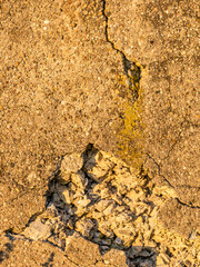 Schäden an Hauswand