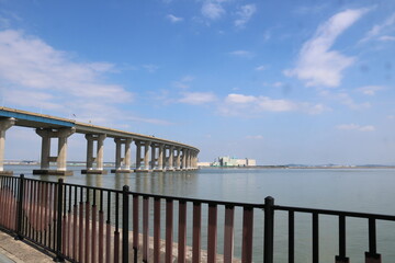 Obraz premium bridge over the sea