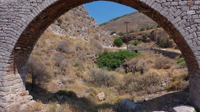 Unique bridge constructed in the Epirotic style  in the 17th century. Located at the entrance of Vlichos coming from the port of Hydra. Today there is a second, wider bridge near the old bridge.