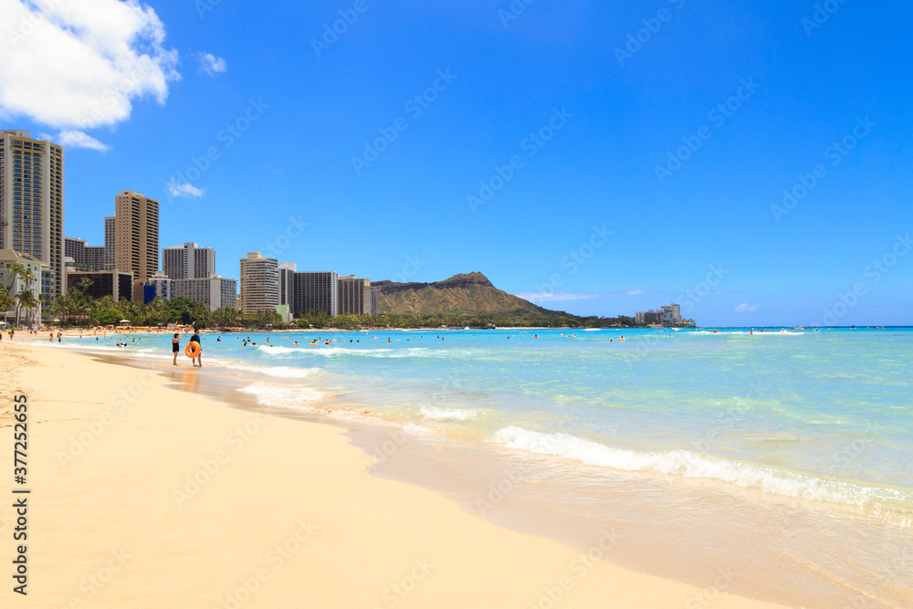 Wall mural honolulu, hawaii, u.s.a. - waikiki beach and diamond head