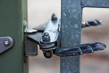 handle and lock for metal gate