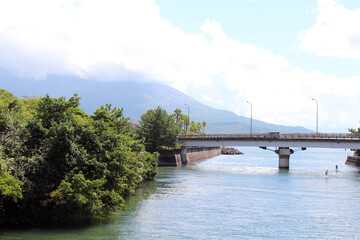 Fototapeta premium Bridge overlooking Sakurajima of Kagoshima